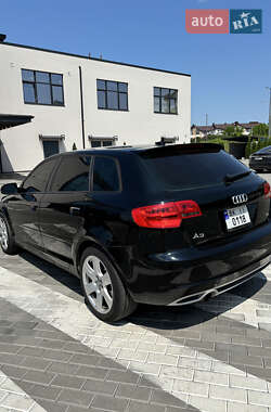 Хэтчбек Audi A3 2011 в 