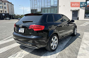 Хэтчбек Audi A3 2011 в 
