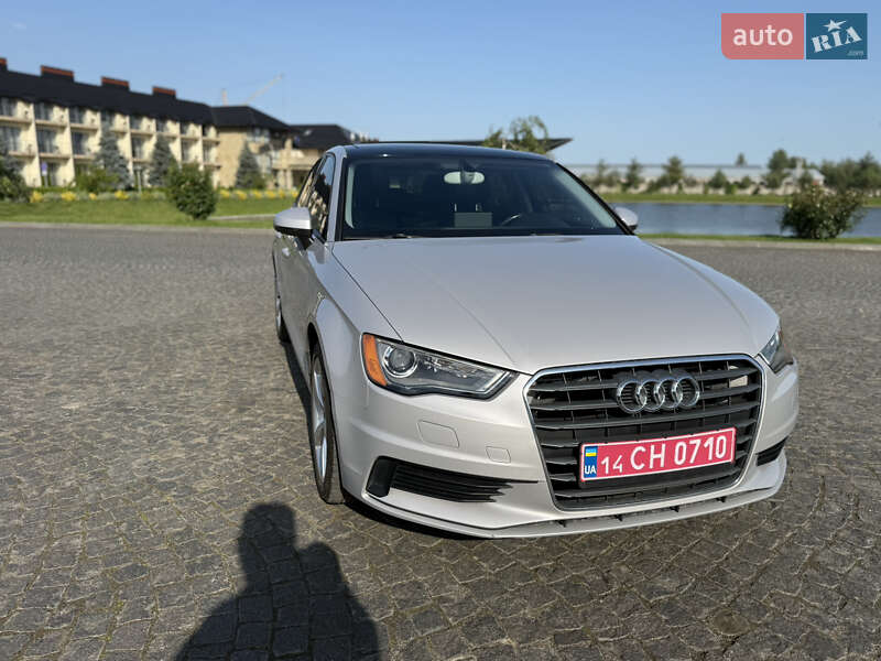Седан Audi A3 2014 в Жовкве