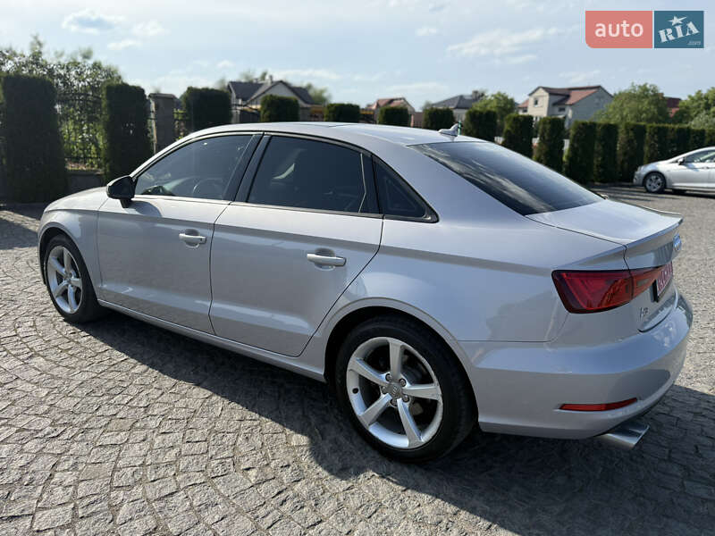 Седан Audi A3 2014 в Жовкве