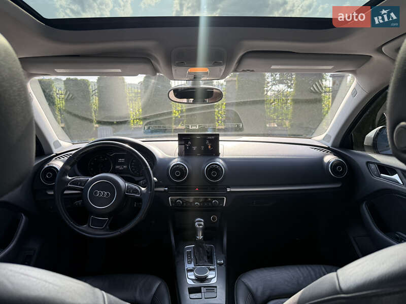 Седан Audi A3 2014 в Жовкве