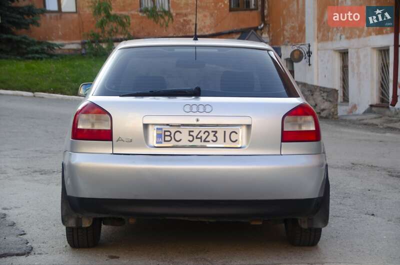 Хэтчбек Audi A3 2000 в Кременце