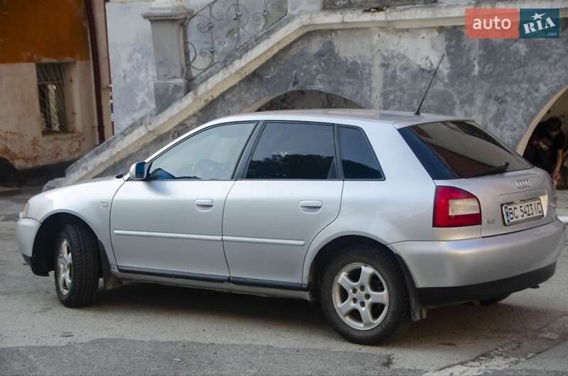 Хэтчбек Audi A3 2000 в Кременце