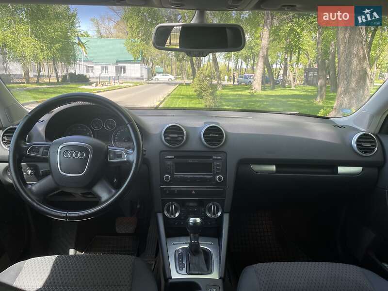 Хэтчбек Audi A3 2011 в Александрие