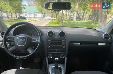 Хэтчбек Audi A3 2011 в 