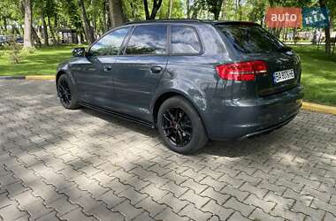 Хэтчбек Audi A3 2011 в 