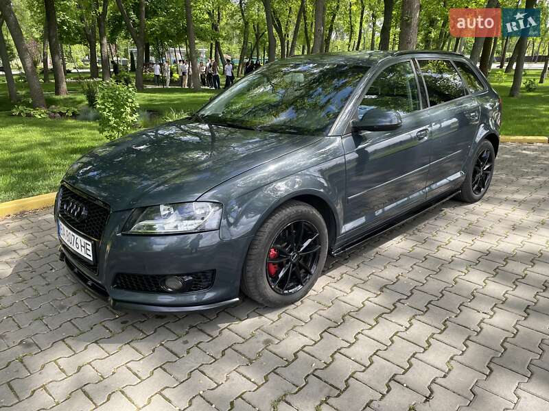 Хэтчбек Audi A3 2011 в Александрие