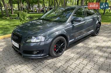 Хэтчбек Audi A3 2011 в 