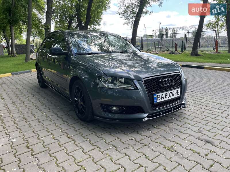 Хэтчбек Audi A3 2011 в Александрие