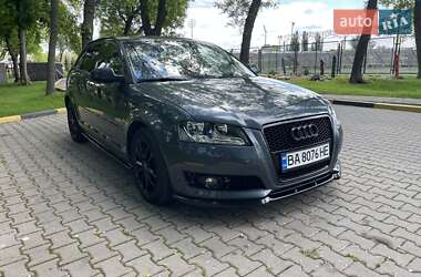 Хэтчбек Audi A3 2011 в 