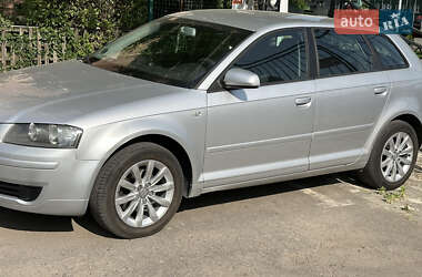 Хэтчбек Audi A3 2004 в 
