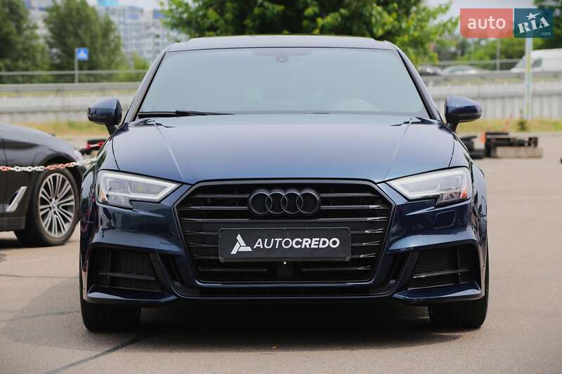 Седан Audi A3 2017 в Киеве