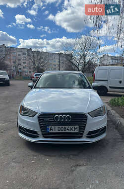 Хэтчбек Audi A3 2015 в 