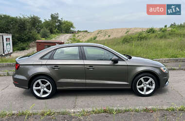 Седан Audi A3 2015 в 