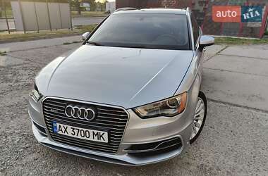 Хэтчбек Audi A3 2015 в 