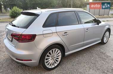 Хэтчбек Audi A3 2015 в 