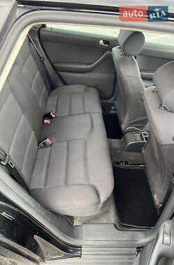 Хэтчбек Audi A3 2003 в 