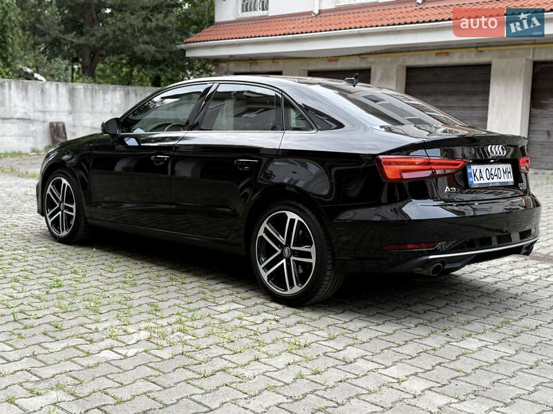 Седан Audi A3 2016 в Киеве