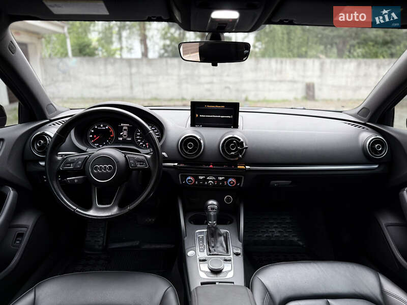 Седан Audi A3 2016 в Киеве