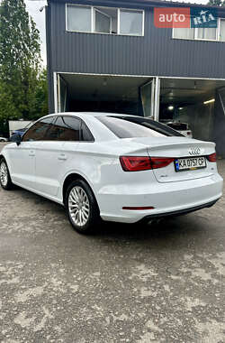 Седан Audi A3 2016 в 