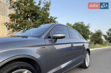 Седан Audi A3 2015 в 