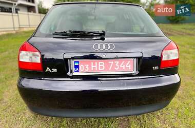 Хэтчбек Audi A3 2001 в 