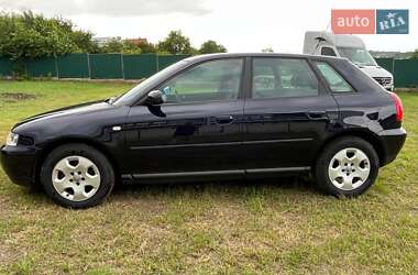 Хэтчбек Audi A3 2001 в 