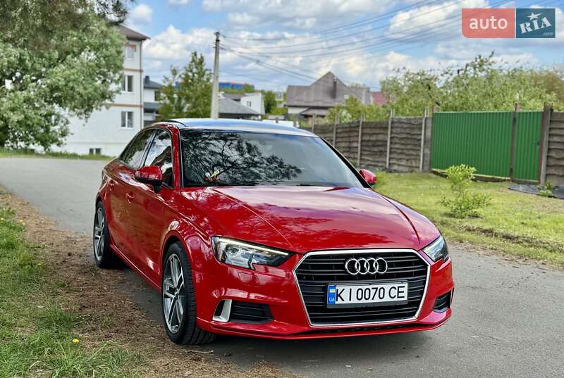 Седан Audi A3 2016 в 