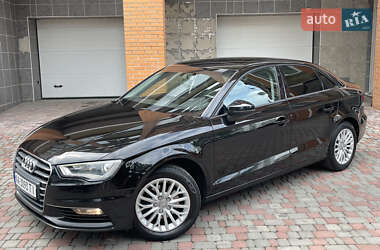 Седан Audi A3 2016 в 