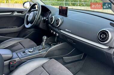 Хэтчбек Audi A3 2016 в 