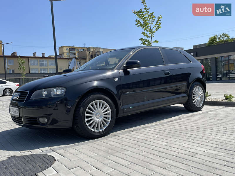 Хэтчбек Audi A3 2003 в Ужгороде