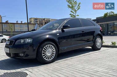 Хэтчбек Audi A3 2003 в 