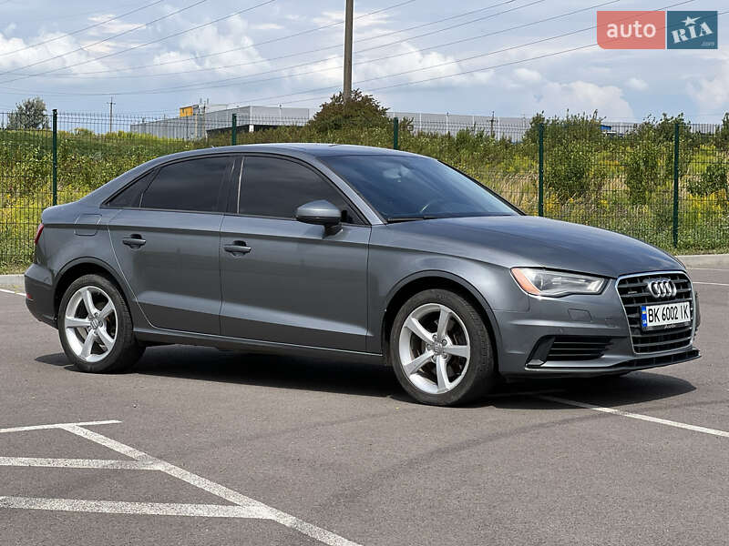 Седан Audi A3 2015 в Ровно