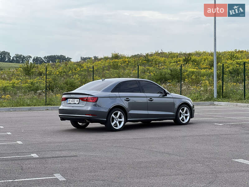 Седан Audi A3 2015 в Ровно