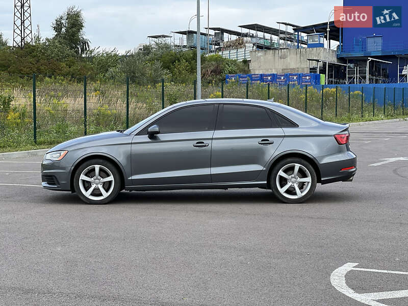 Седан Audi A3 2015 в Ровно
