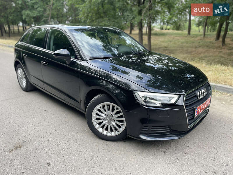 Хэтчбек Audi A3 2017 в Черкассах