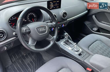 Хэтчбек Audi A3 2016 в 