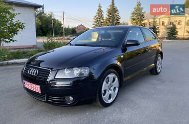 Хэтчбек Audi A3 2004 в 