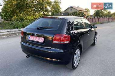Хэтчбек Audi A3 2004 в 