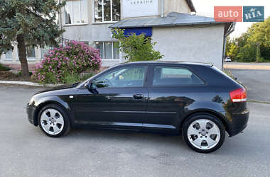 Хэтчбек Audi A3 2004 в 
