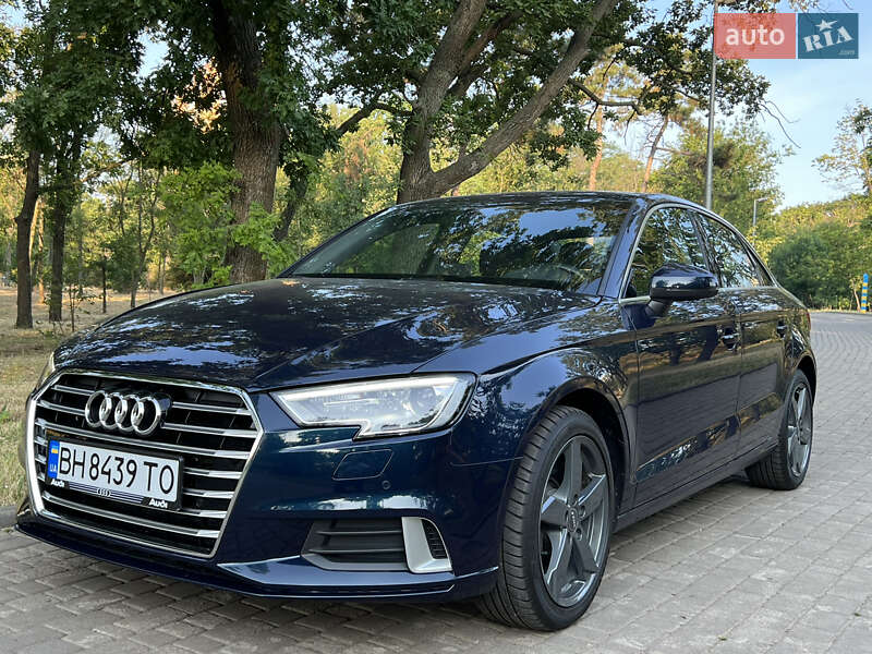 Седан Audi A3 2019 в 