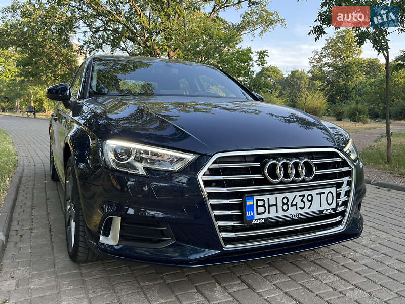 Седан Audi A3 2019 в Одессе