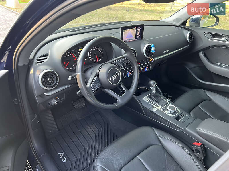 Седан Audi A3 2019 в Одессе