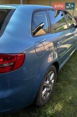 Хэтчбек Audi A3 2010 в 