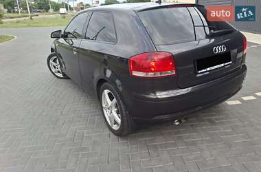 Хэтчбек Audi A3 2004 в 
