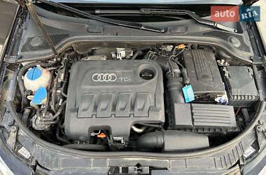 Хетчбек Audi A3 2010 в 
