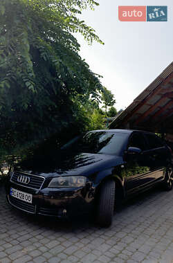 Хэтчбек Audi A3 2004 в 