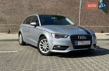 Хэтчбек Audi A3 2016 в 