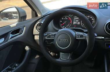 Хэтчбек Audi A3 2016 в 