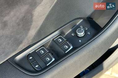 Хэтчбек Audi A3 2016 в 